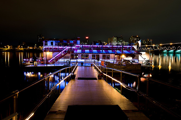 HARRISBURG RIVER BOAT